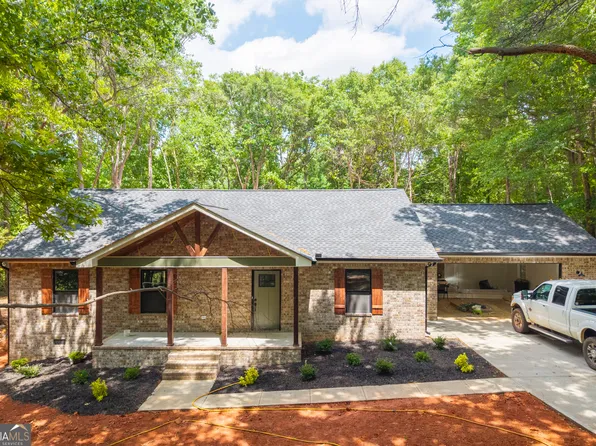 124 Baskins Ext, Canon, GA 30520