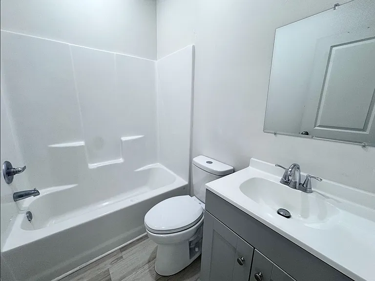 2105 Clark St #A — Photo 16