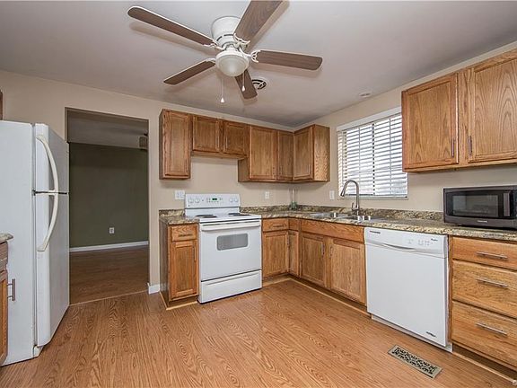 4th image of 1101 Arch Hill Dr