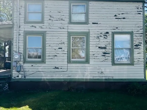 618 E 3rd St, Elmira, NY 14901