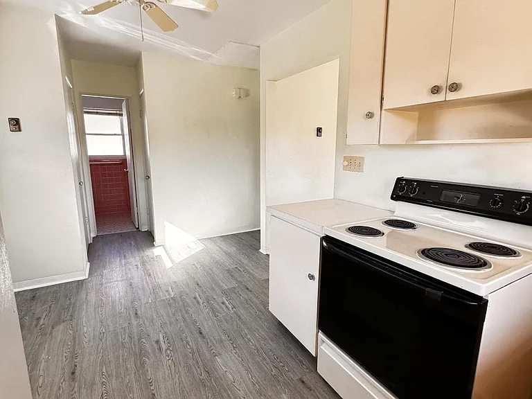 742 22nd Ave N #1/2 — Photo 10