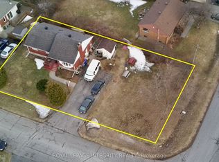 176 Oakridge Blvd, Ottawa, ON K2G2V2