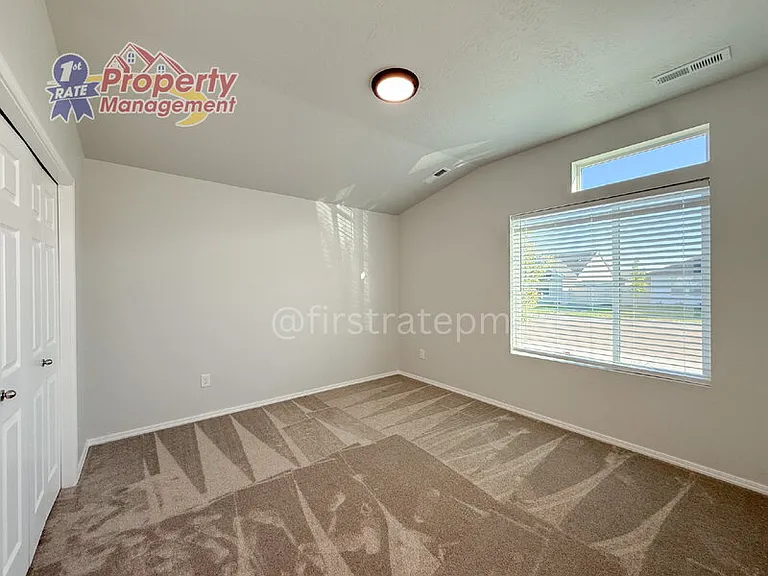 4918 Endicott Dr — Photo 5