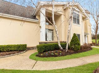 41 Arrowwood Cir, Rye Brook, NY 10573