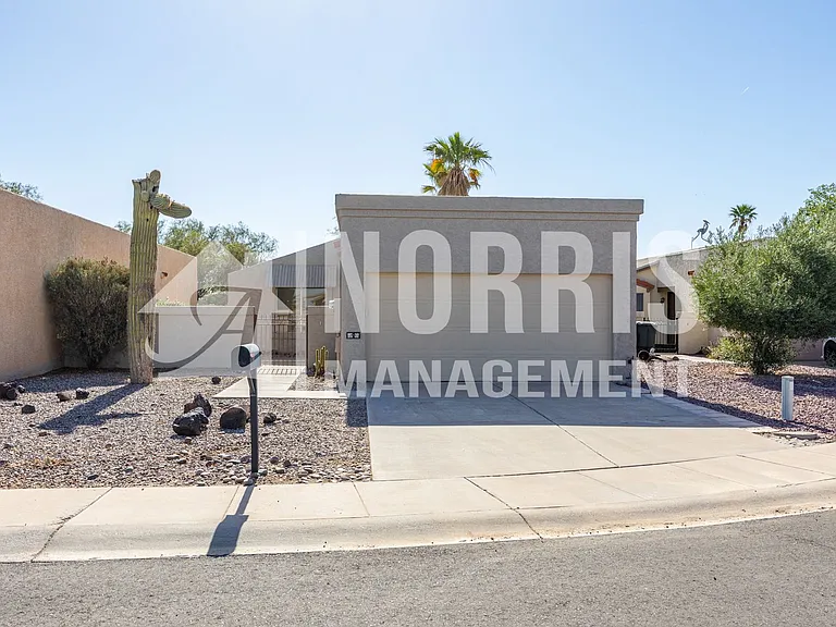 2542 N La Escondida Cir — Photo 1