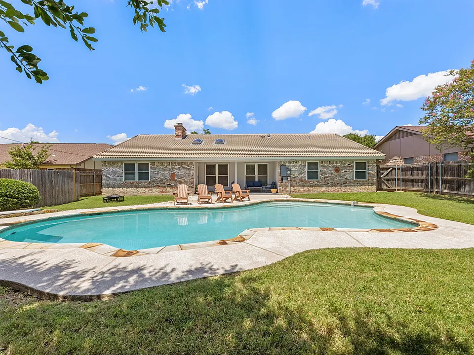 3312 Robinhood Ct