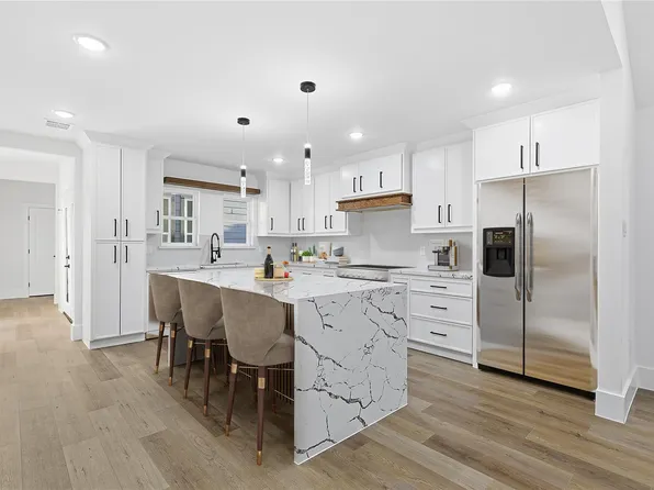 4525 Walker St, Houston, TX 77023