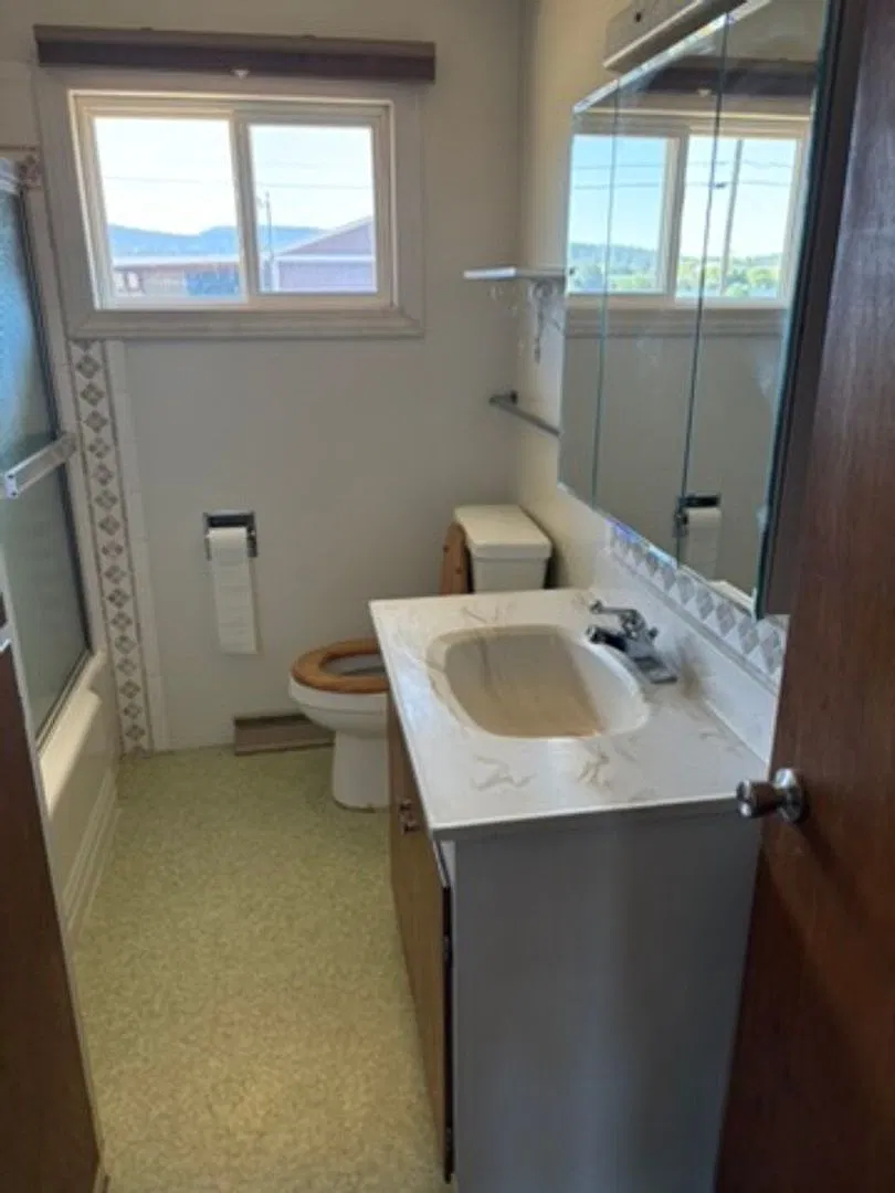 Charming 3 Bed Home with a Big Backyard — Photo 3