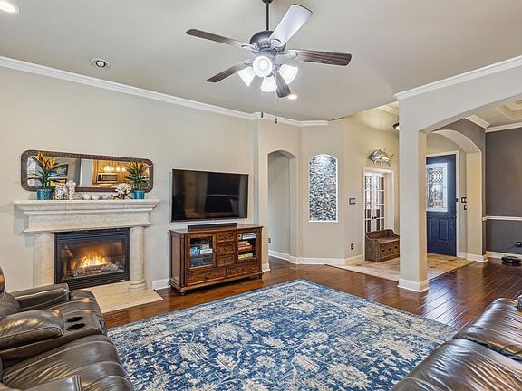 2nd image of 1132 Warbler Dr