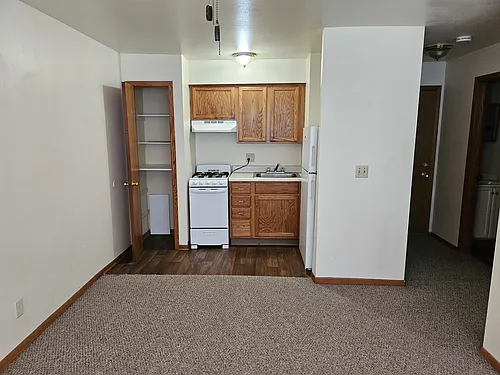 313 E Market St Photo 1