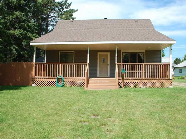 323 Leeds Rd, Hoyt Lakes, MN 55750