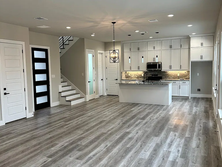 2408 Peabody Ave — Photo 9