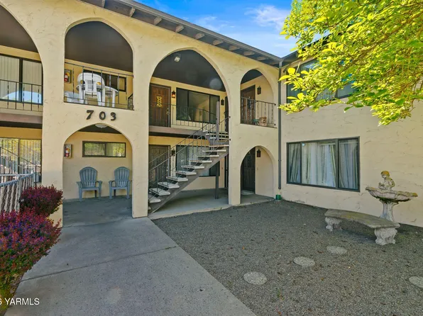 703 S 38th Ave APT 8, Yakima, WA 98902