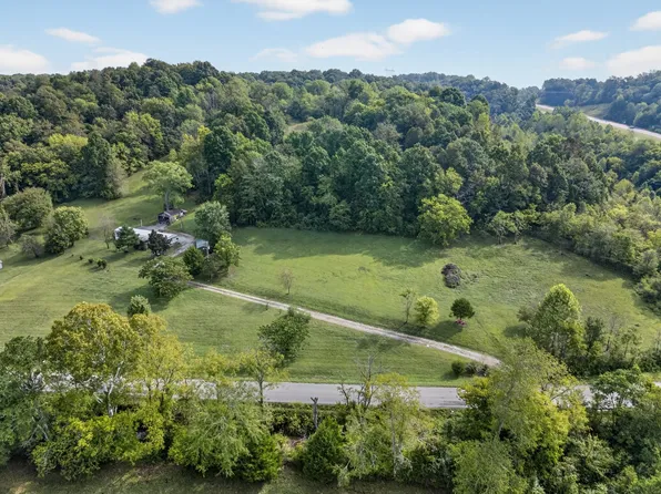 3890 Robinson Rd, Thompsons Station, TN 37179