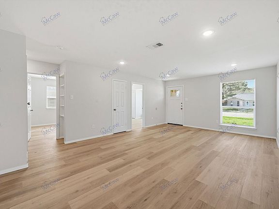 4th image of 3833 Finley Rd