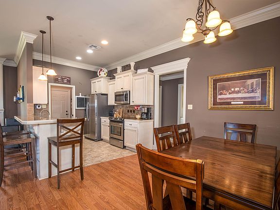 4th image of 635 Beacon Dr
