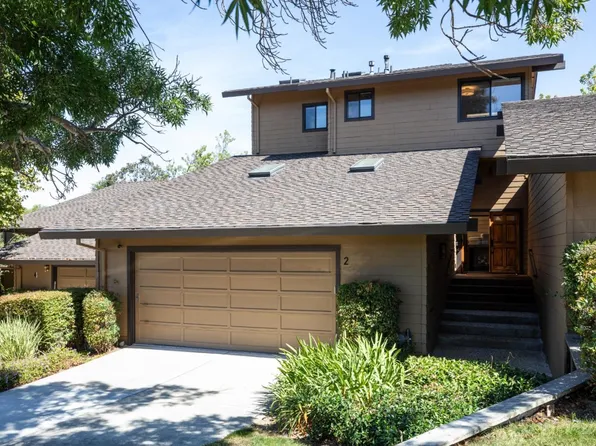 2 Hallmark Cir, Menlo Park, CA 94025