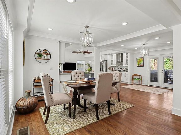 3rd image of 1930 Meadow Ln