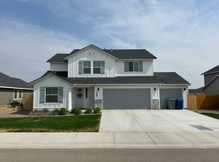 1860 S Sharpshinned Ave, Mountain Home, ID 83647