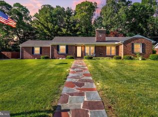 14 Charles Ave, Stewartstown, PA 17363