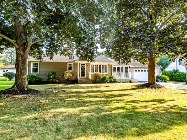 52 Lee Ave, Fitchburg, MA 01420