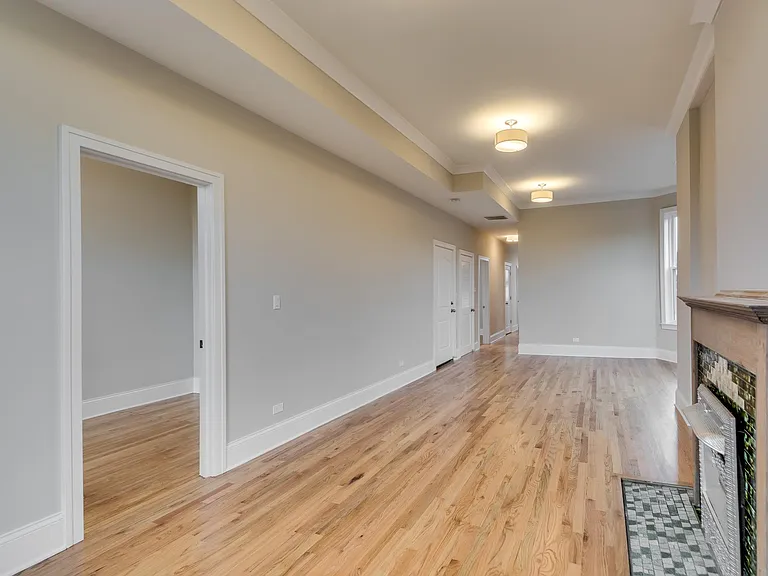 Middle Bedroom Entry
