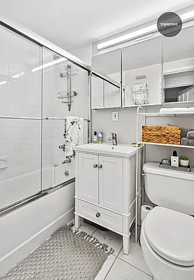 Sold by Triplemint | media 6