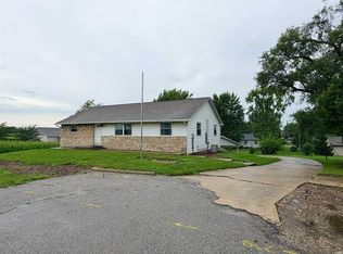13421 3rd St, Grabill, IN 46741