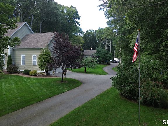 3rd image of 300 Dennison Road
