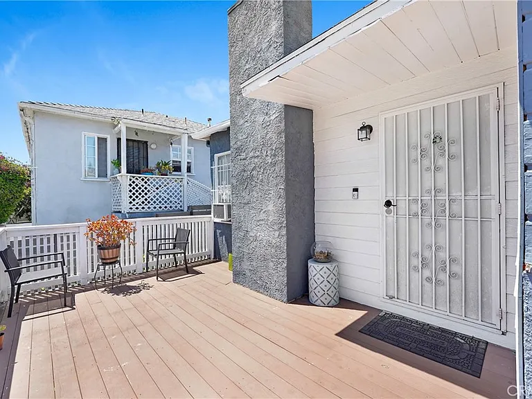 619 E Fairview Blvd — Photo 2