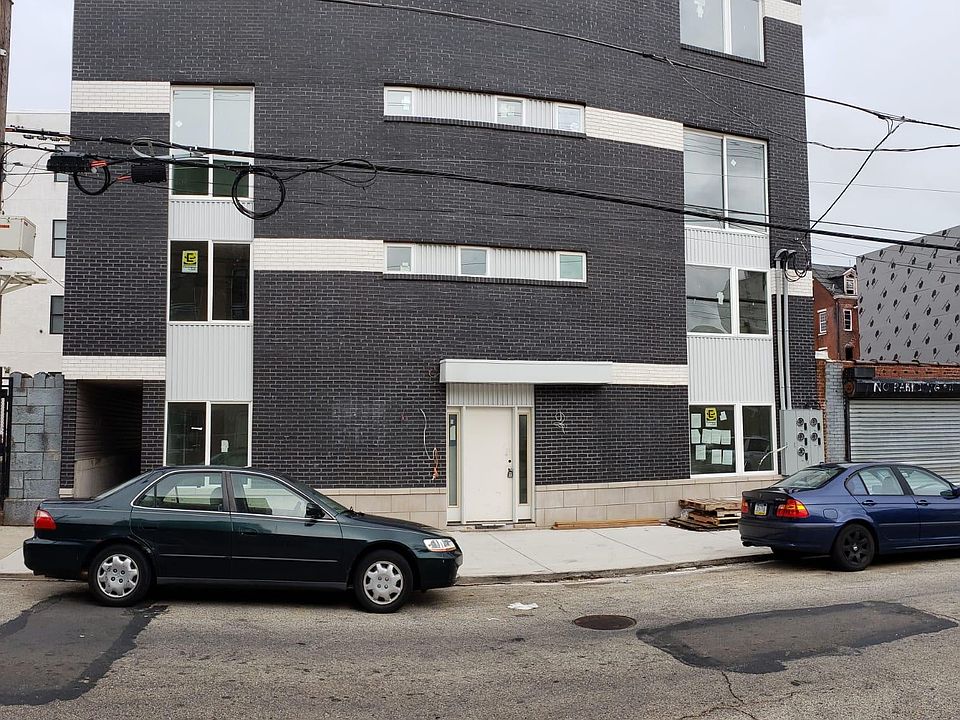 2nd image of 1520 N Sydenham St #4