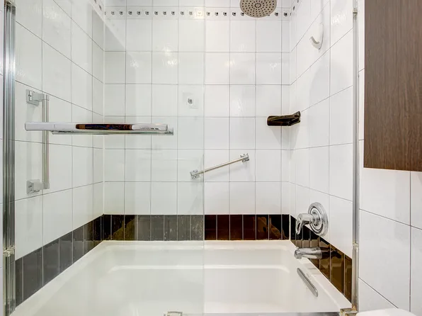 100-25 Queens Boulevard image 31 of 40