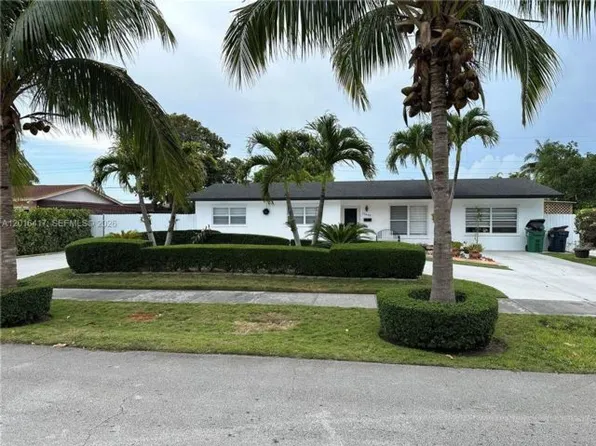 15640 SW 102nd Pl, Miami, FL 33157