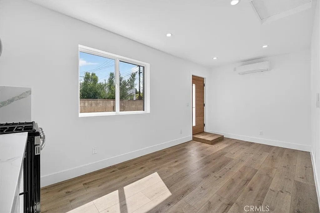 1 bed, 500 sqft, $2,145 — Photo 2