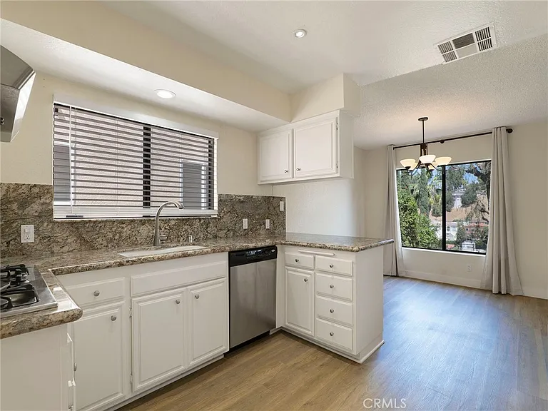 5214 Calatrana Dr — Photo 12