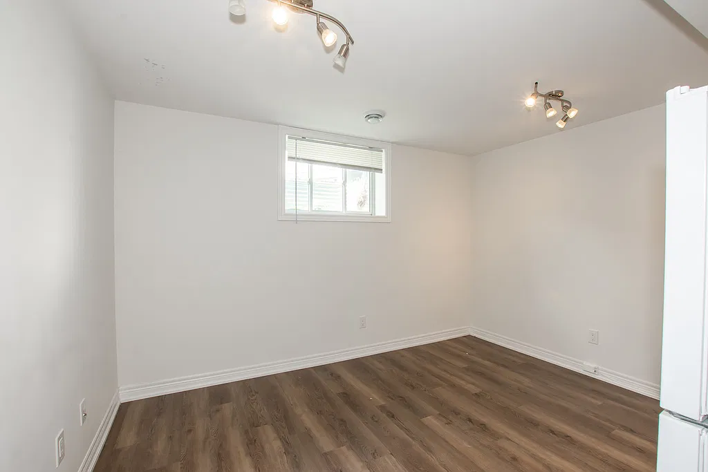 36 Viger Drive - B — Photo 2