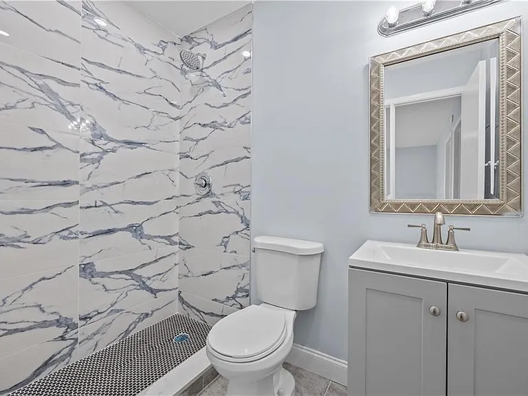 260 NW 19th St #290 — Photo 11