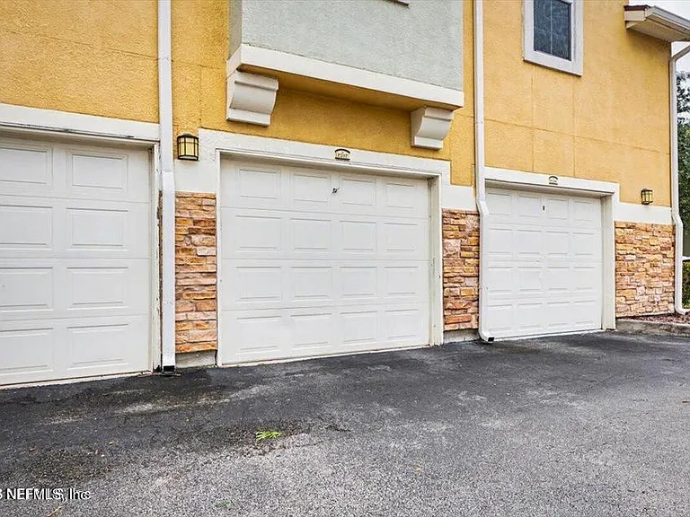 8539 Gate Pkwy W #121 — Photo 30