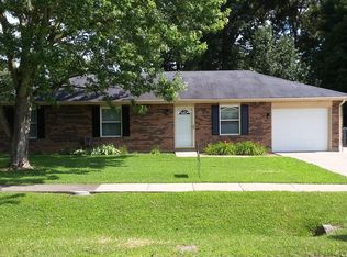 1495 Catalpa Dr, Radcliff, KY 40160