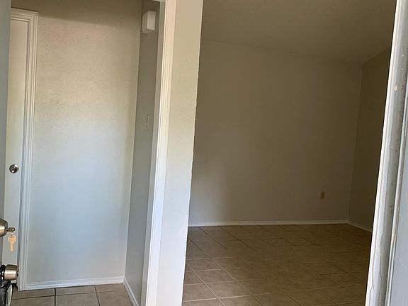 4th image of 420 N Elm St #B