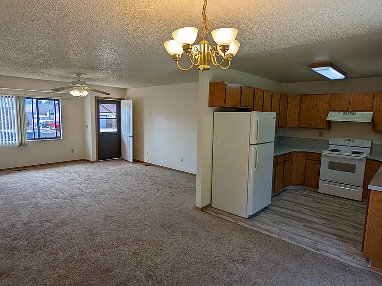 2257 London Way — Photo 6