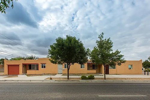 Nob Hill - Fantastic 2 Bedroom Apt 3 Blocks to UNM Photo 1