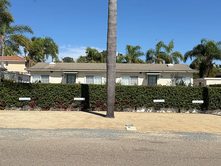 208-14 N Cedros Ave #1 — Photo 4