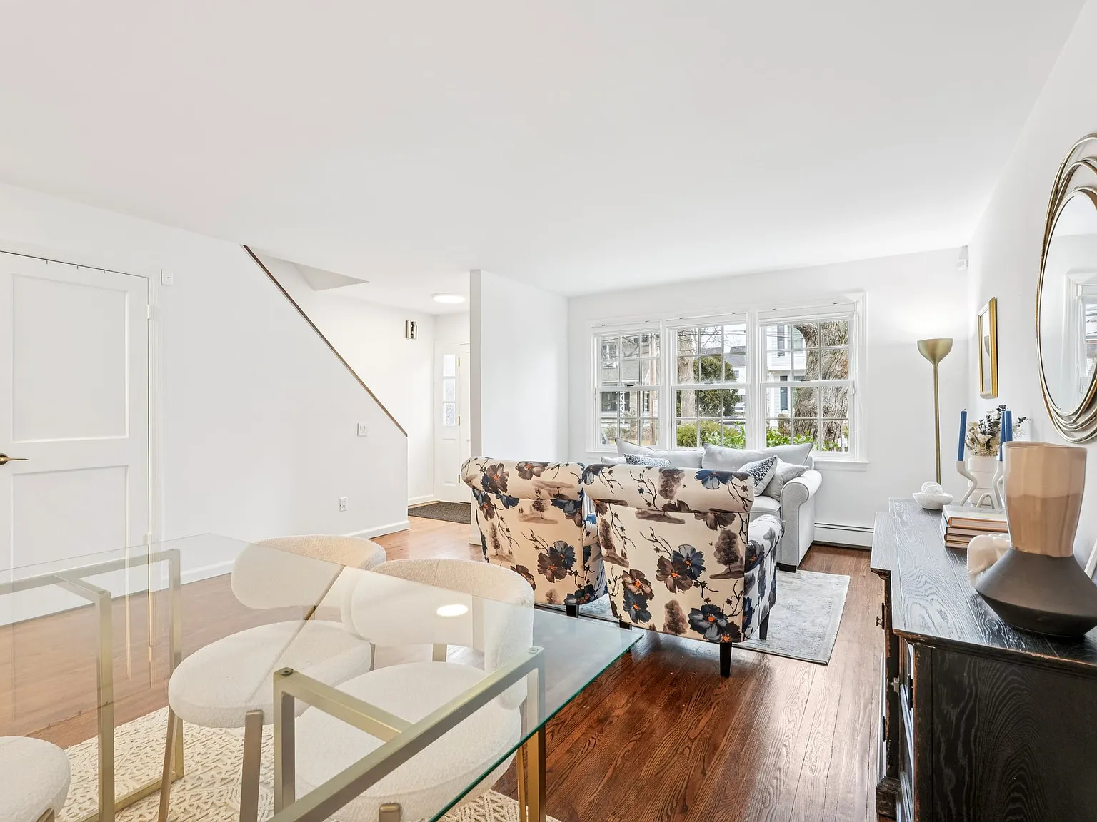 9 Oakwood Ave — Photo 2