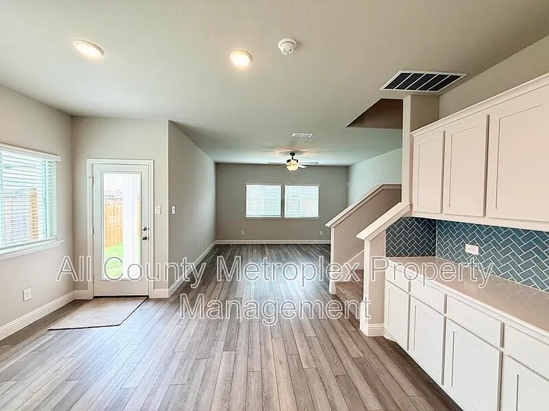 3113 Ethan Ln — Photo 3