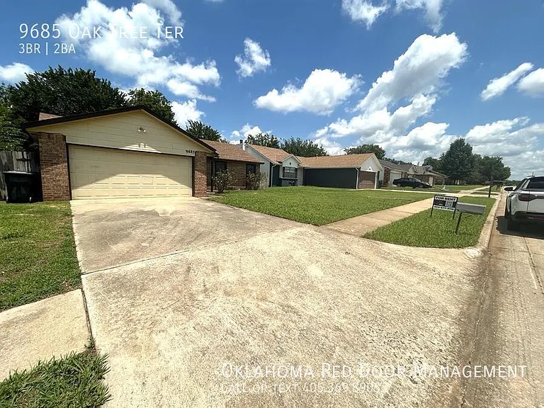 9685 Oak Tree Ter — Photo 1
