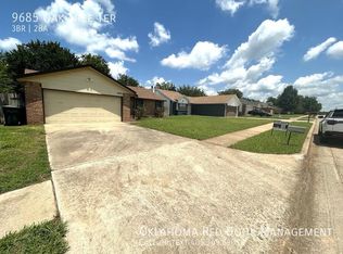 9685 Oak Tree Ter, Midwest City, OK 73130