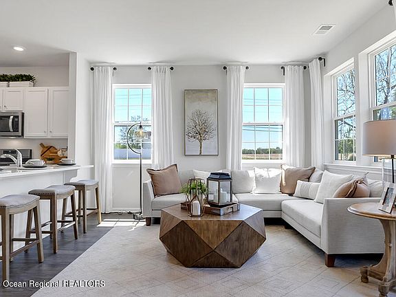 4th image of 54 Peregrine Way