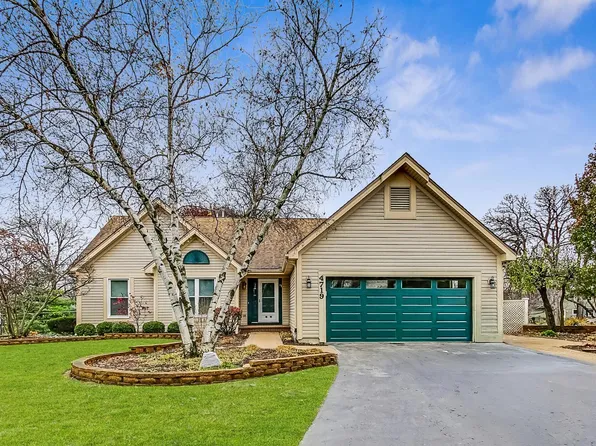 4719 Amy Dr, Crystal Lake, IL 60014