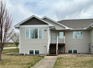 2400 Callaway Ct, Pierre, SD 57501